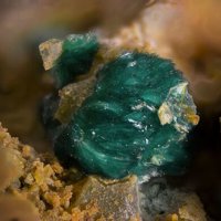Tangdanite