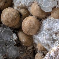 Cafetite, Natrolite