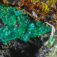 Paddlewheelite, Rabbittite, Pitchblende