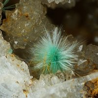 Quetzalcoatlite, Quartz, Baryte