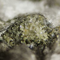 Fassinaite