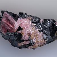 Bannisterite, Rhodonite