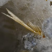 Madeiraite, Analcime