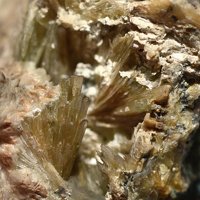 Lanarkite, Caledonite