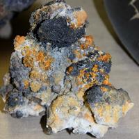 Calciojohillerite, Berzeliite, Anhydrite