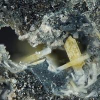 Bazhenovite, Aragonite