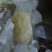 Kainosite-(Y)