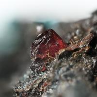 Ahlfeldite