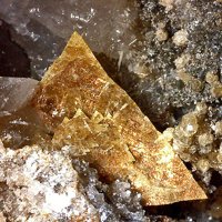 Danalite, Grossular, Quartz