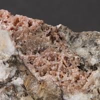 Calcioancylite-(Ce), Astrophyllite, Albite