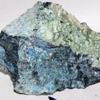 Nakauriite, Talc, Tremolite