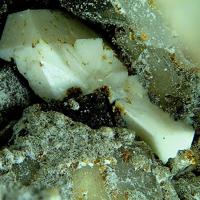 Calciohilairite