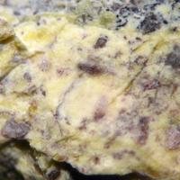 Calciouranoite
