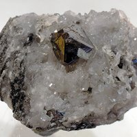 Carrollite, Quartz