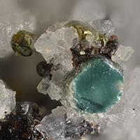 Baileychlore, Pyrite, Sphalerite