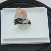 Baratovite, Aegirine, Quartz