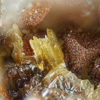 Carlfriesite, Xocolatlite, Quartz