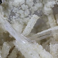 Palermoite, Goyazite, Quartz