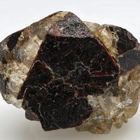 Danalite, Quartz