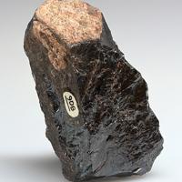 Aeschynite-(Y)