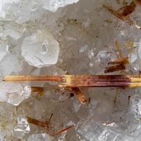 Aeschynite-(Y), Calcite