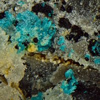 Tangdanite