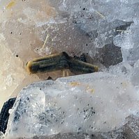 Uranopolycrase, Quartz, Albite