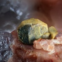 Gadolinite-(Y)
