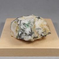Aikinite, Quartz