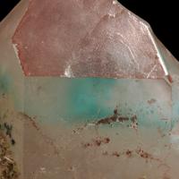 Ajoite, Quartz