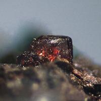 Ahlfeldite