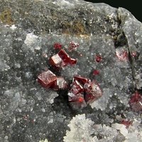 Galkhaite, Quartz