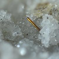 Aeschynite-(Y), Albite