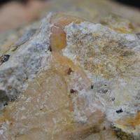 Bavenite, Microcline, Fluorite