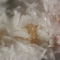Ramikite-(Y), Peatite-(Y), Rhodochrosite