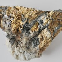 Xanthoxenite, Fluorapatite, Cleavelandite