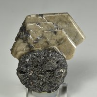 Catapleiite