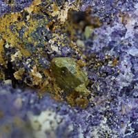 Bastnäsite-(Ce), Fluorite