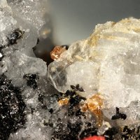 Labuntsovite-Mn