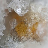 Gasparite-(Ce), Quartz