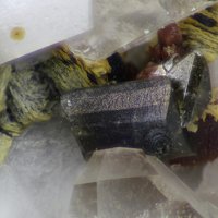 Gadolinite-(Ce), Annite, Quartz