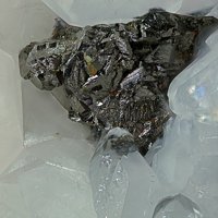 Famatinite, Calcite
