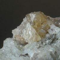 Kainosite-(Y)