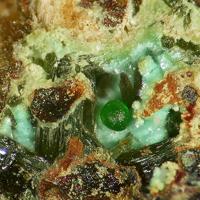 Barahonaite-(Al), Olivenite, Conichalcite