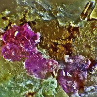 Sainfeldite, Quartz