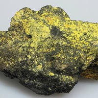 Uranopilite, Natrozippeite