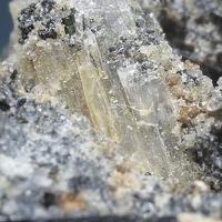 Calciohilairite, Kuzmenkoite-Mn