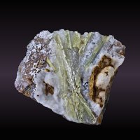 Carpathite, Quartz