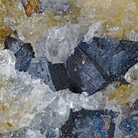 Ullmannite, Quartz