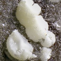 Tacharanite